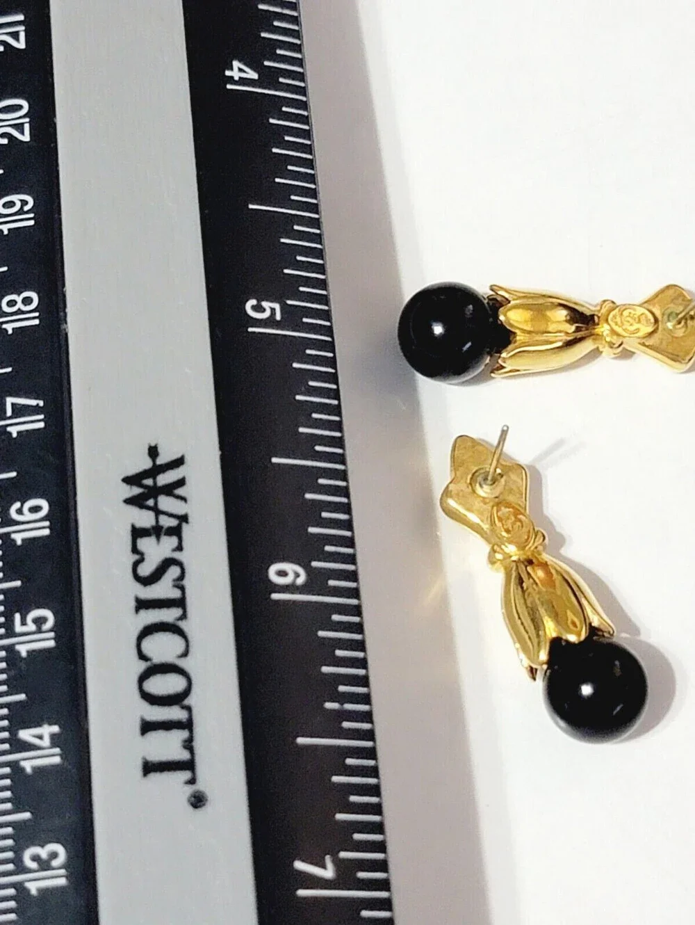 Premier Designs Torch Dangle Pierced Earrings Black Gold-tone Designer kp-8